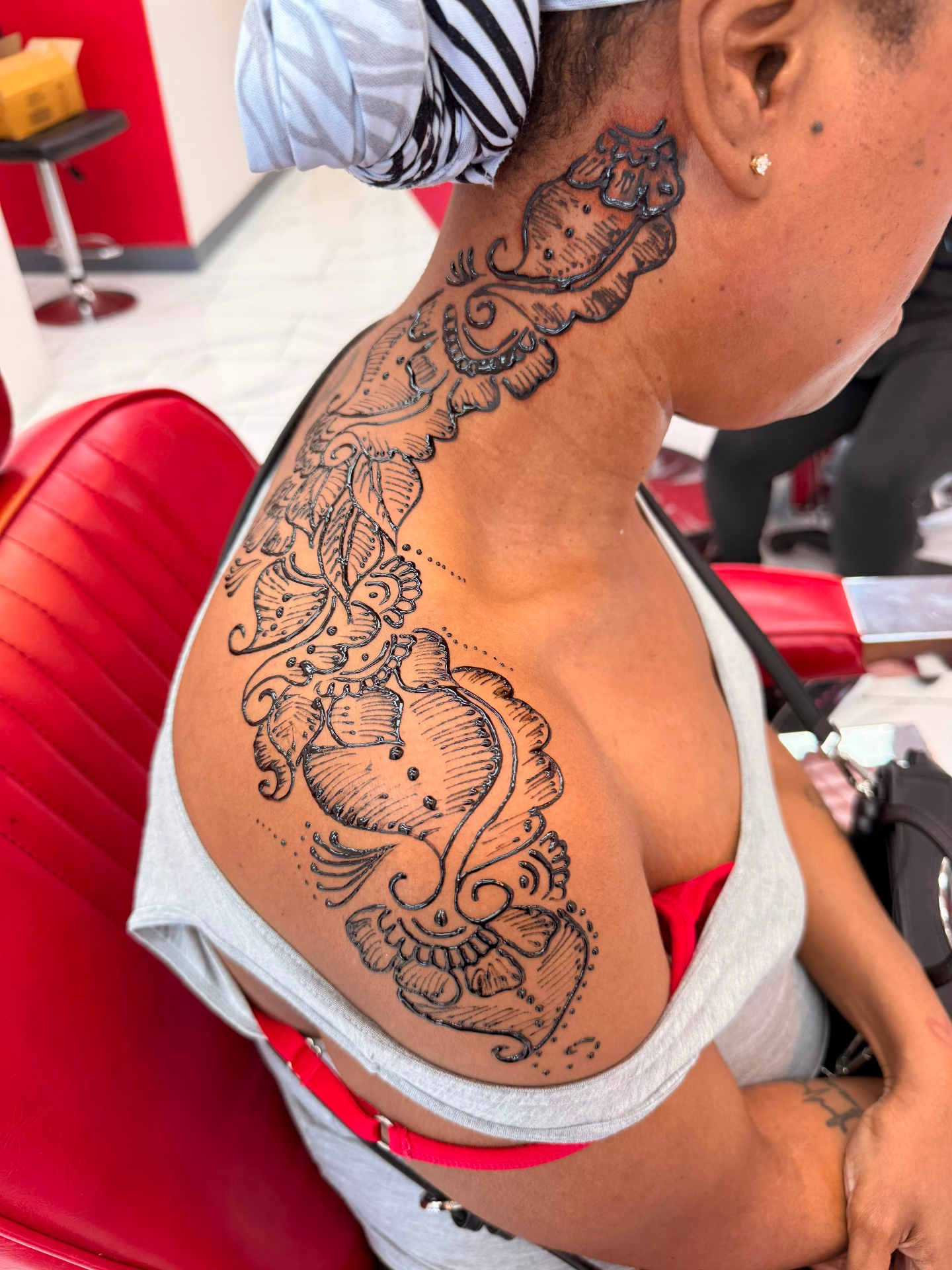 Large Arabic mehndi henna design covering neck and shoulder — Magical Waxing Atlanta henna artist